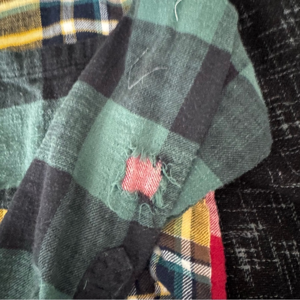 American Eagle Outfitters Cozy Cabin Cropped Flannel size Large - Picture 6 of 11